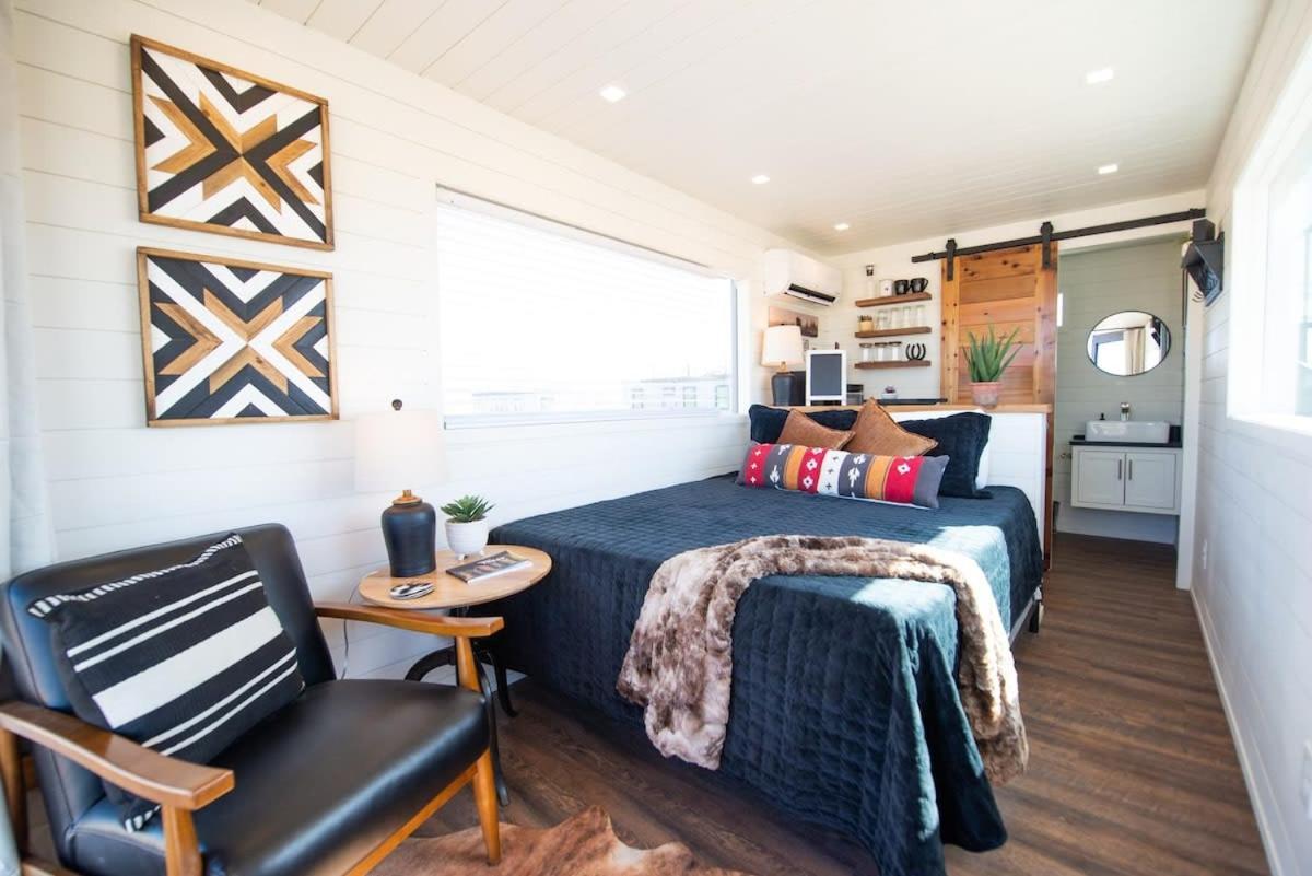 New The Buffalo-Shipping Container In Alpine Luaran gambar